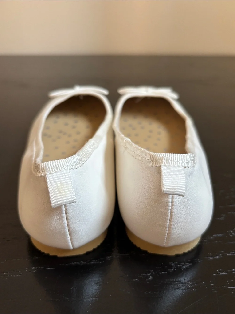 Cat & Jack Ivory Ballet Flats with Bow Accent sz 1